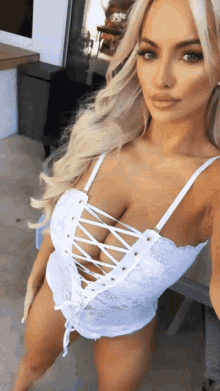  Lindsey Pelas Wink GIF - LindseyPelas Wink Smile - Discover & Share GIFs
