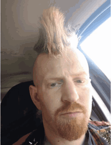 モヒカン 髪切る 男性 パンク Gif Mohawk Punk Haircut Discover Share Gifs