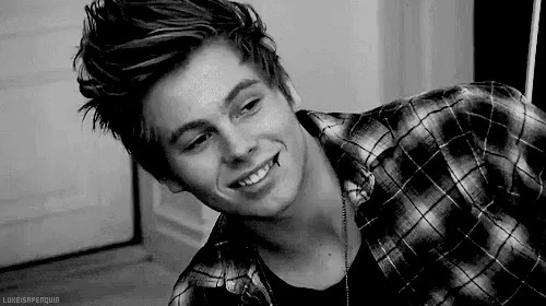 Luke Hemmings GIF - Luke Hemmings Smile 5SOS - Discover & Share GIFs