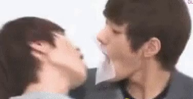 ホモ キス Gif Kiss Japanese Discover Share Gifs