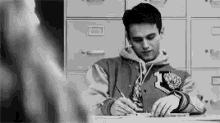 13 Reasons Why Justin Foley Gifs Tenor