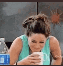 Messi Laughing GIF - Messi Laughing SpittingCoffee - Descubre & Comparte  GIFs