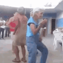 Old Woman Dancing GIFs | Tenor