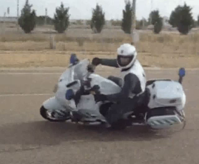 Motorcycle Cops Gifs Tenor - police motorcycle roblox