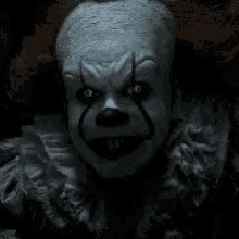Featured image of post Pennywise Opening Mouth Gif However things do start to