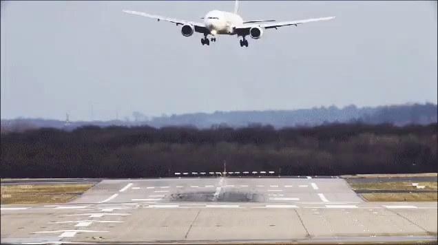 Cartoon Plane Landing Gifs Tenor - roblox plane crazy a380