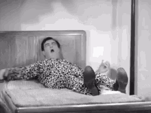 Abbott And Costello Sleep GIF - Abbott And Costello Sleep Waking Up GIFs