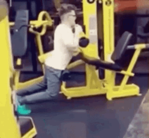 Funny Gym Workout GIFs | Tenor