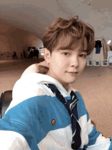 Nine Percent Peace Sign GIF - Nine Percent Peace Sign Chinese Boy Group GIFs