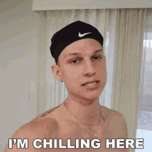 Im Chilling Here Conner Bobay GIF - Im Chilling Here Conner Bobay Britt And Conner GIFs