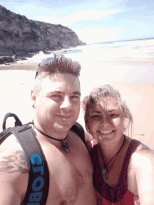 Couple Vacation GIF - Couple Vacation Selfie GIFs