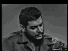 Ernesto Che Guevara En Blanco Y Negro GIF - Che Che Guevara Smile GIFs