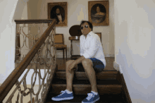 Stairs Look Up GIF - Stairs Look Up GIFs