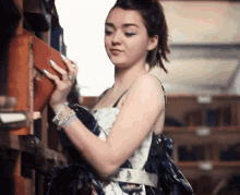 How You Doin Come GIF - How You Doin Come Maise Williams GIFs