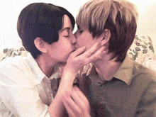 Kiss Kissing GIF - Kiss Kissing Lesbian GIFs