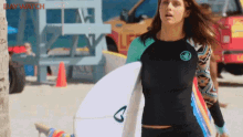 Surf Alexandra Daddario GIF - Surf Alexandra Daddario Summer Quinn GIFs