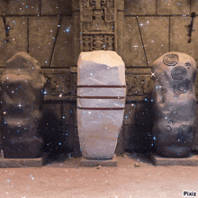 a picture of a statue with pixiz written on the bottom right