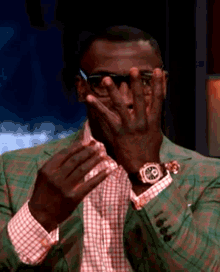 Shannon Sharpe Undisputed GIF - Shannon Sharpe Undisputed Four Fingers GIFs