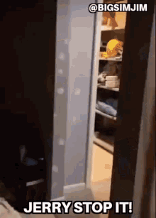 Jerry The Duck Throwing The Plates GIF - Jerry The Duck Throwing The Plates Causing A Mess GIFs