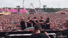 Left To Right Crowd Control GIF - Left To Right Crowd Control Concert GIFs