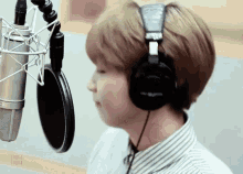 Sewoon Kpop GIF - Sewoon Kpop Recording GIFs