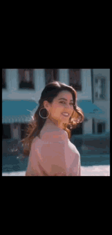 Flip Sara Ali Khan GIF - Flip Sara Ali Khan Indian Actress GIFs