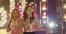 Anna Kendrick Brittany Snow GIF - Anna Kendrick Brittany Snow Pitch Perfect GIFs