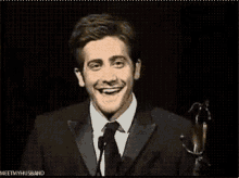 Jake Gyllenhaal Smiling GIF - Jake Gyllenhaal Smiling Hollywood Star GIFs