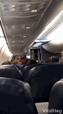 flight attendant singing flight attendant in the airplane entertained viral hog