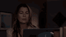 Greys Anatomy Meredith Grey GIF - Greys Anatomy Meredith Grey On Computer GIFs