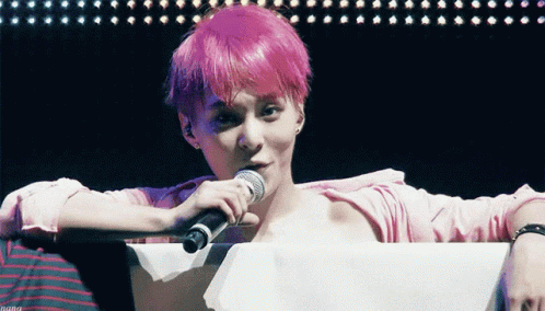 exo xiumin pink hair