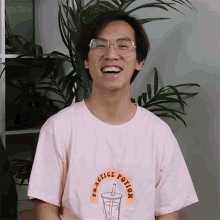 Laughing Eddy Chen GIF - Laughing Eddy Chen Twosetviolin GIFs