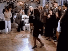 Seinfeld Elaine GIF - Seinfeld Elaine Dance GIFs