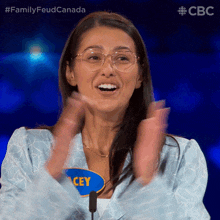 Clapping Hands Stacey GIF - Clapping Hands Stacey Family Feud Canada GIFs