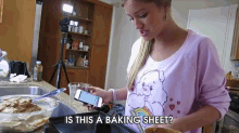 Is This A Baking Sheet? Durrrrrrrrrrr GIF - Cooking Ijustine Cooking Fails GIFs