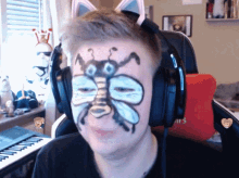 Herr Currywurst Butterfly GIF - Herr Currywurst Butterfly Face Paint GIFs