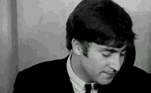 John Lennon Looking GIF - John Lennon Looking The Beatles GIFs