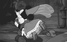Se GIF - Mickey Mouse Minnie Mouse Kiss GIFs