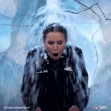 So Cold Kristen Bell GIF - So Cold Kristen Bell Family Game Fight GIFs