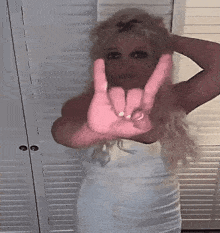 Britney Spears Middle Finger GIF - Britney Spears Middle Finger Thumbs Up GIFs