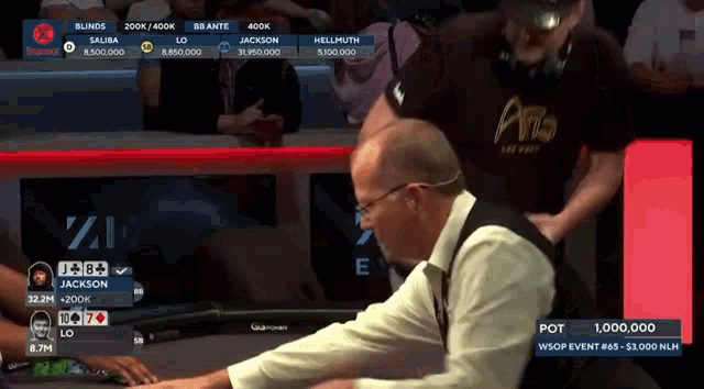 phil-hellmuth-eating.gif