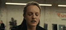Pass Out Elisabeth Moss GIF - Pass Out Elisabeth Moss Cecilia Kass GIFs
