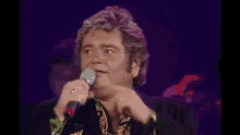 Andréhazes Over There GIF - Andréhazes Over There Pointing GIFs