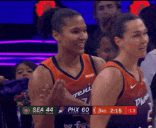 a basketball game is being played between the sea and the phx