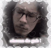 a picture of a man wearing glasses with the words chema de gab