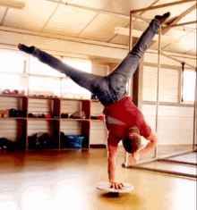 Handstand Balance GIF - Handstand Balance Cirque GIFs