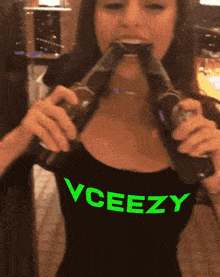 Vceezy Vceezy Drink GIF - Vceezy Vceezy Drink Vceezy Beer GIFs