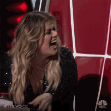 Laugh Kelly Clarkson GIF - Laugh Kelly Clarkson The Voice GIFs