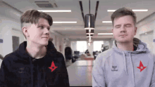 Staring At Each Other Dupreeh GIF - Staring At Each Other Dupreeh Bubzkji GIFs