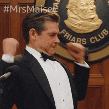 Middle Finger Mike Carr GIF - Middle Finger Mike Carr The Marvelous Mrs Maisel GIFs